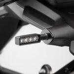 Kit di montaggio indicatori Rizoma su Porta targaOEM FR247B